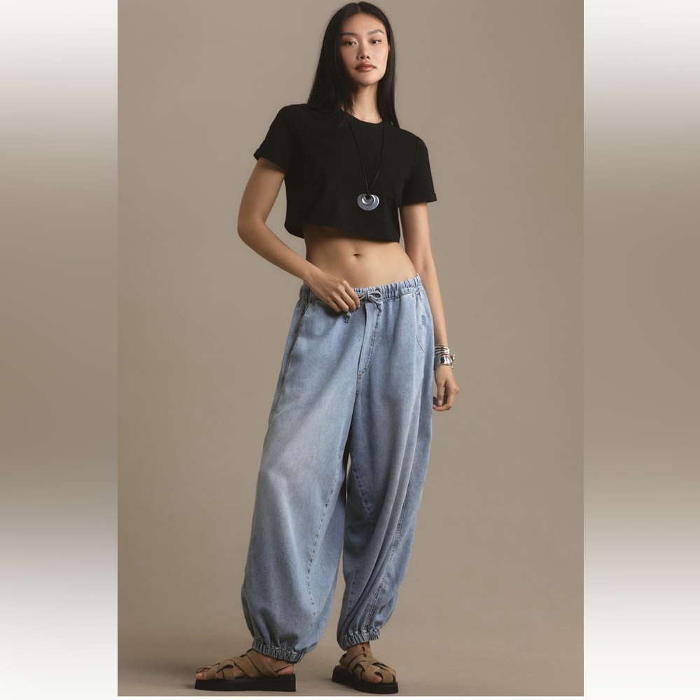 Pilcro Light Blue High-Rise Balloon Jeans